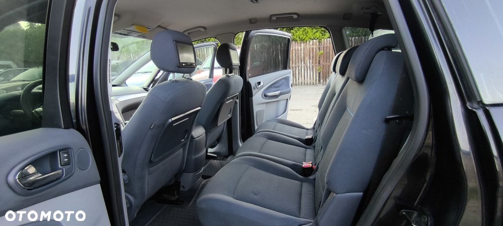 Ford S-Max - 7