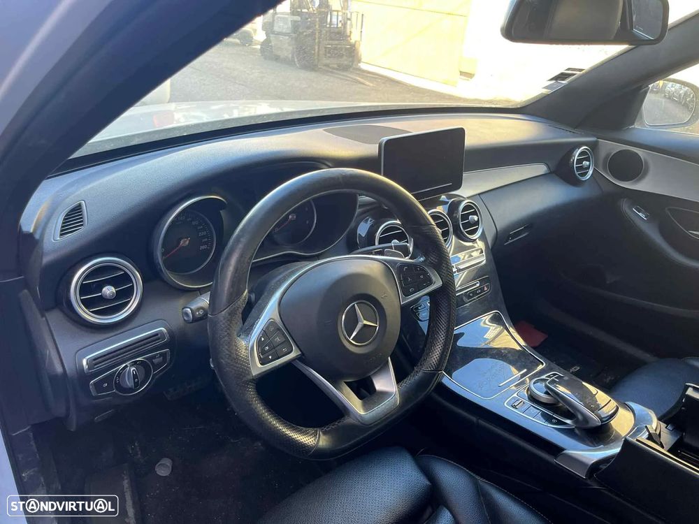 Mercedes Benz C200 d AMG W205 (Para Peças) - 4