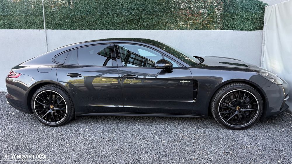 Porsche Panamera 4 E-Hybrid 10 Years Edition - 8
