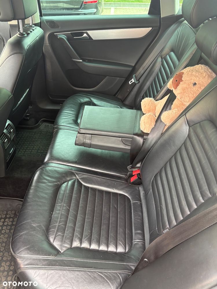 Volkswagen Passat 2.0 TDI Highline - 11