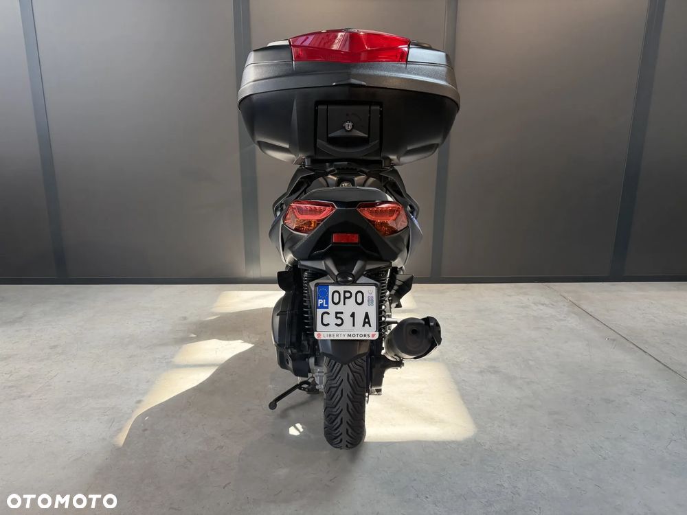 Yamaha X-max - 9