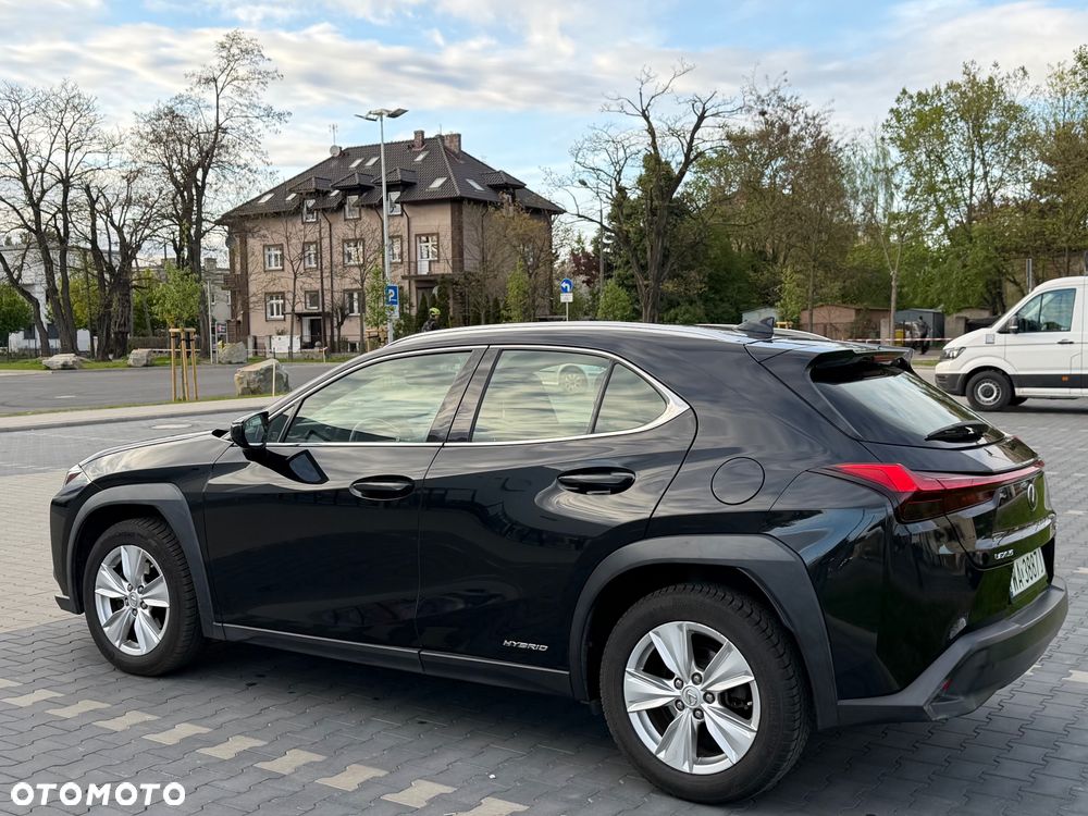 Lexus UX 250h Business Edition - 12