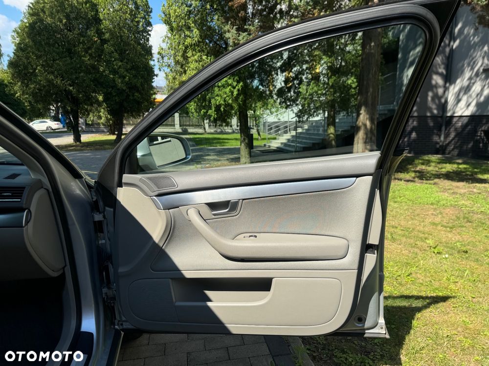 Audi A4 Limousine - 9