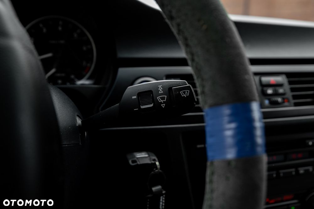 BMW Seria 3 325i - 32
