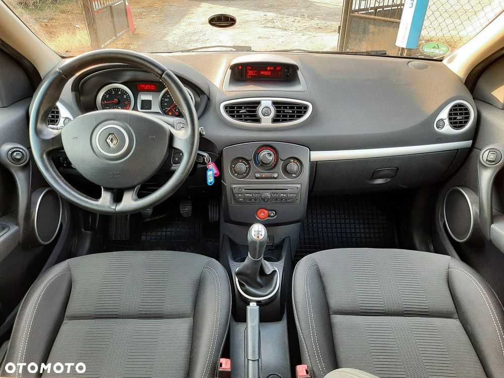 Renault Clio - 9