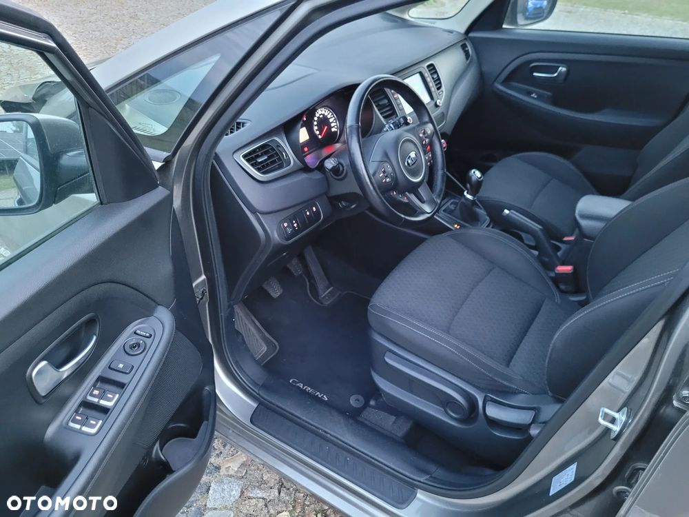 Kia Carens 2018 photo 3