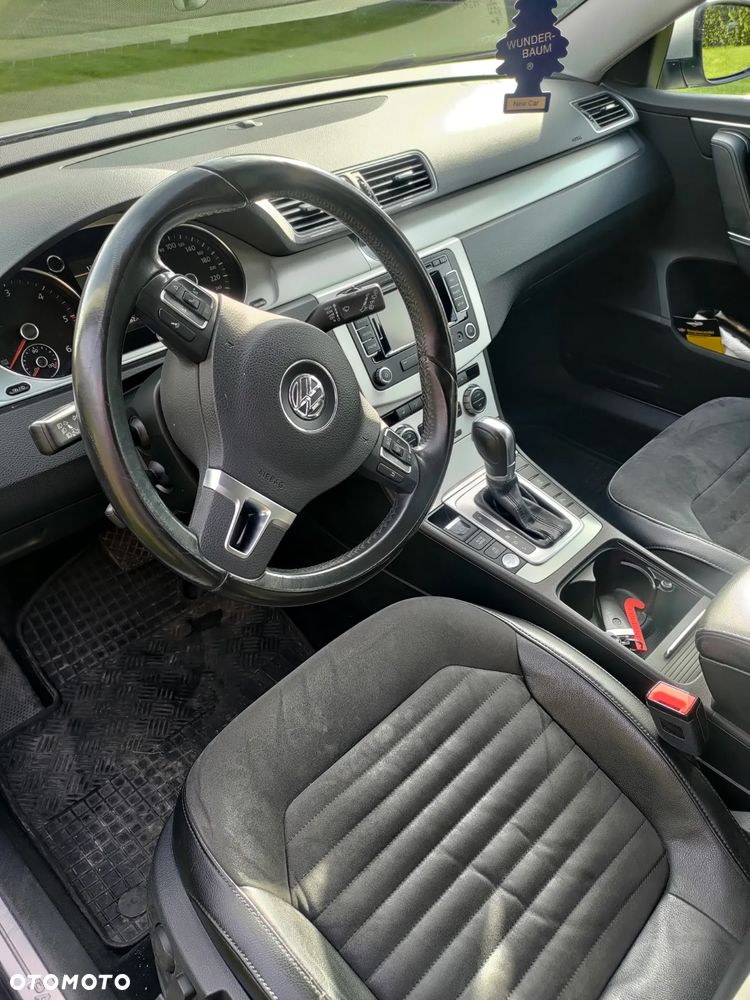 Volkswagen Passat 2.0 TDI Highline R-Style DSG - 6