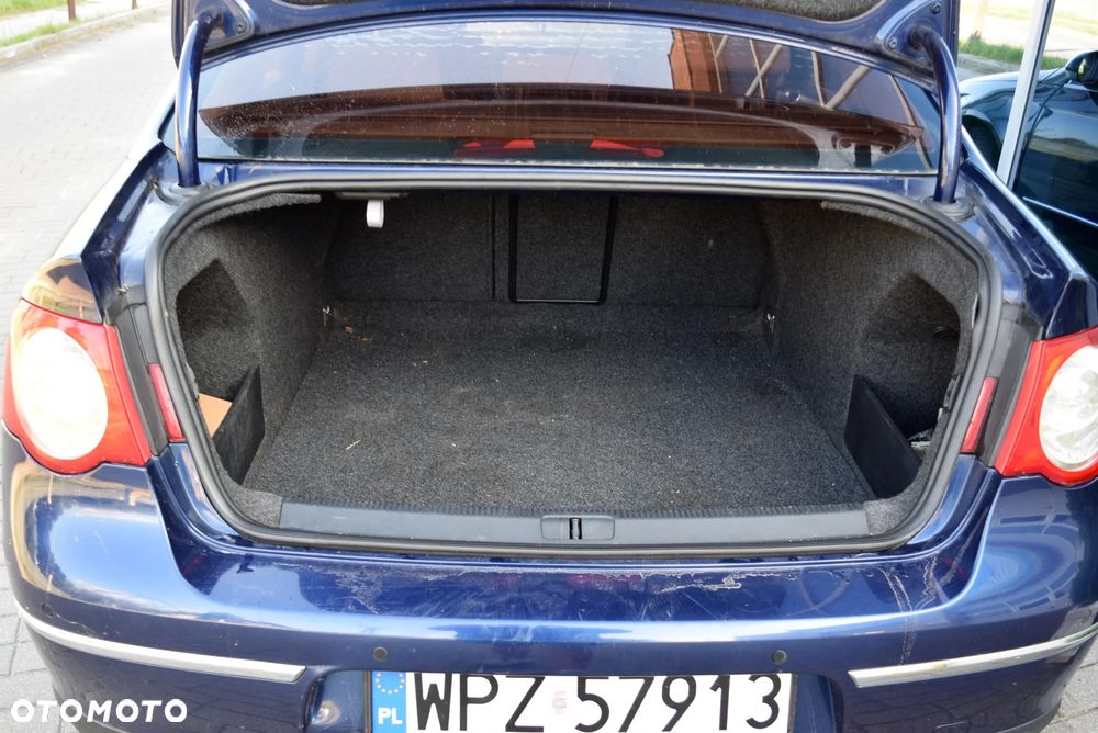 Volkswagen Passat 2.0 TDI Comfortline - 9