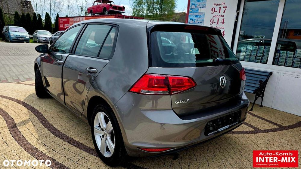 Volkswagen Golf - 6