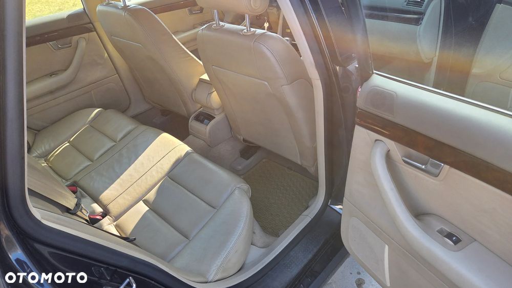 Audi A4 Avant 1.9 TDI multitronic - 17