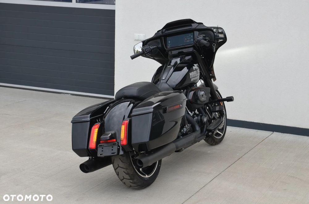 Harley-Davidson Touring Street Glide - 24