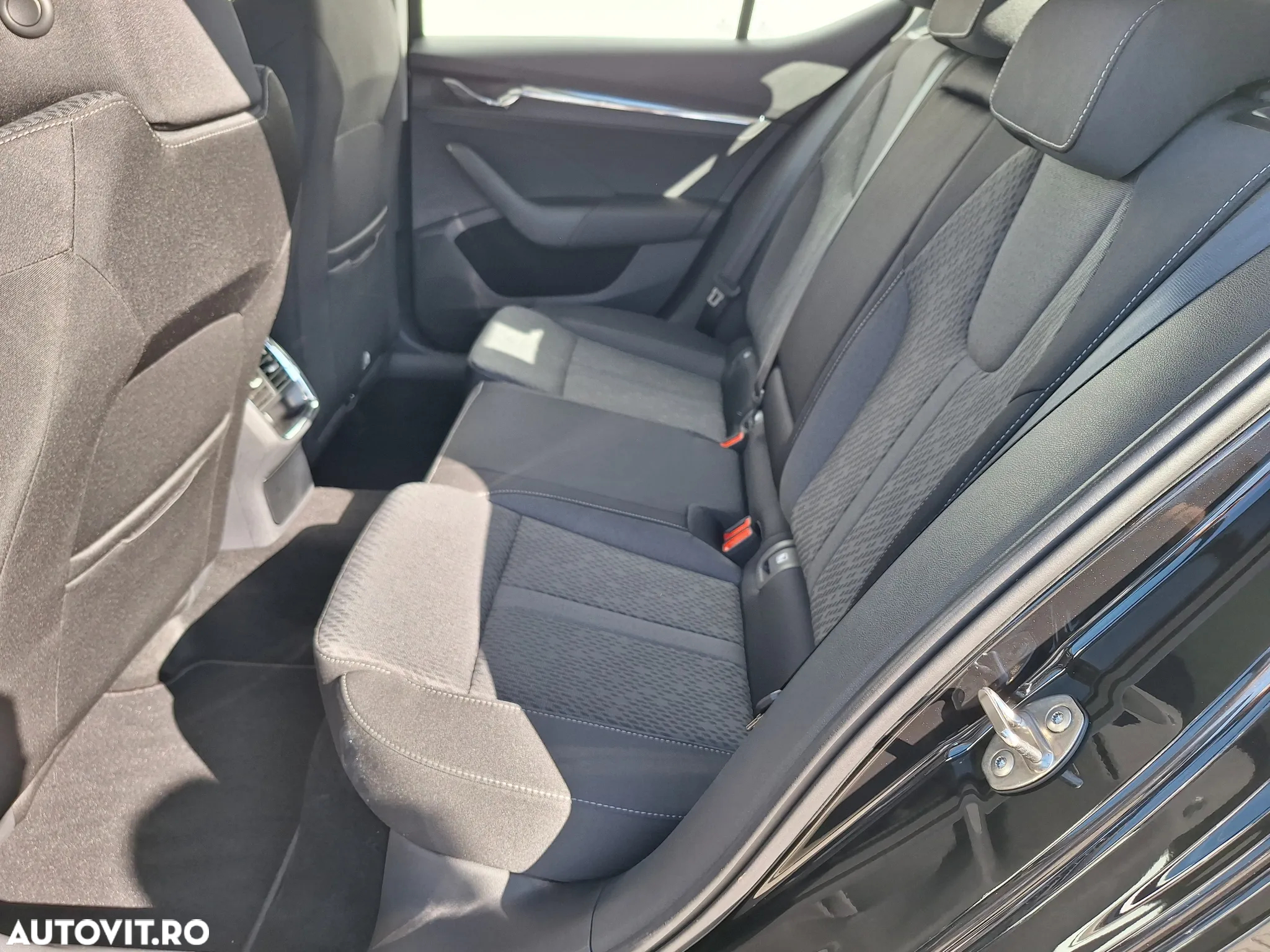 Skoda Octavia 1.5 TSI DSG MHEV Style - 6