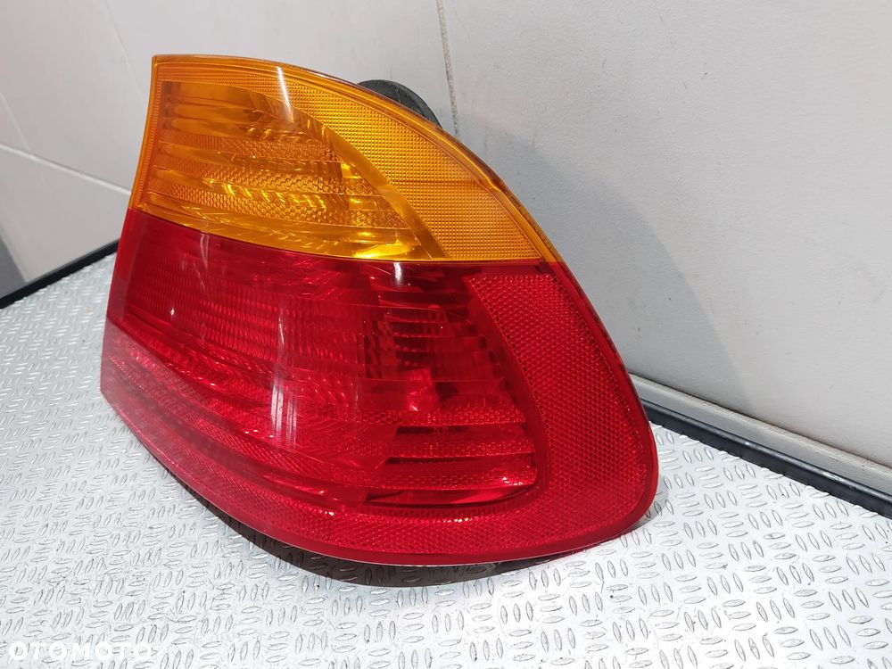 LAMPA TYŁ PRAWA BMW E46 NR 8364726 - 2