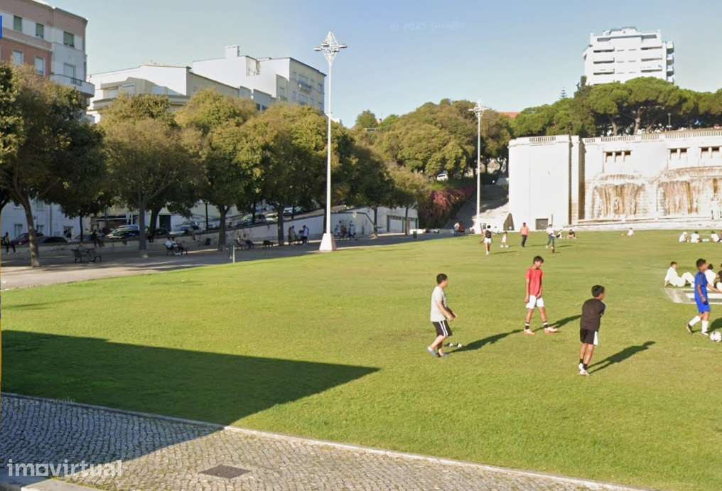Excelente T1 duplex entre a Alameda e Areeiro - Grande imagem: 5/7