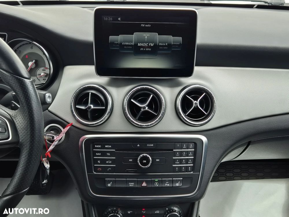Mercedes-Benz CLA 220 d Aut. - 18