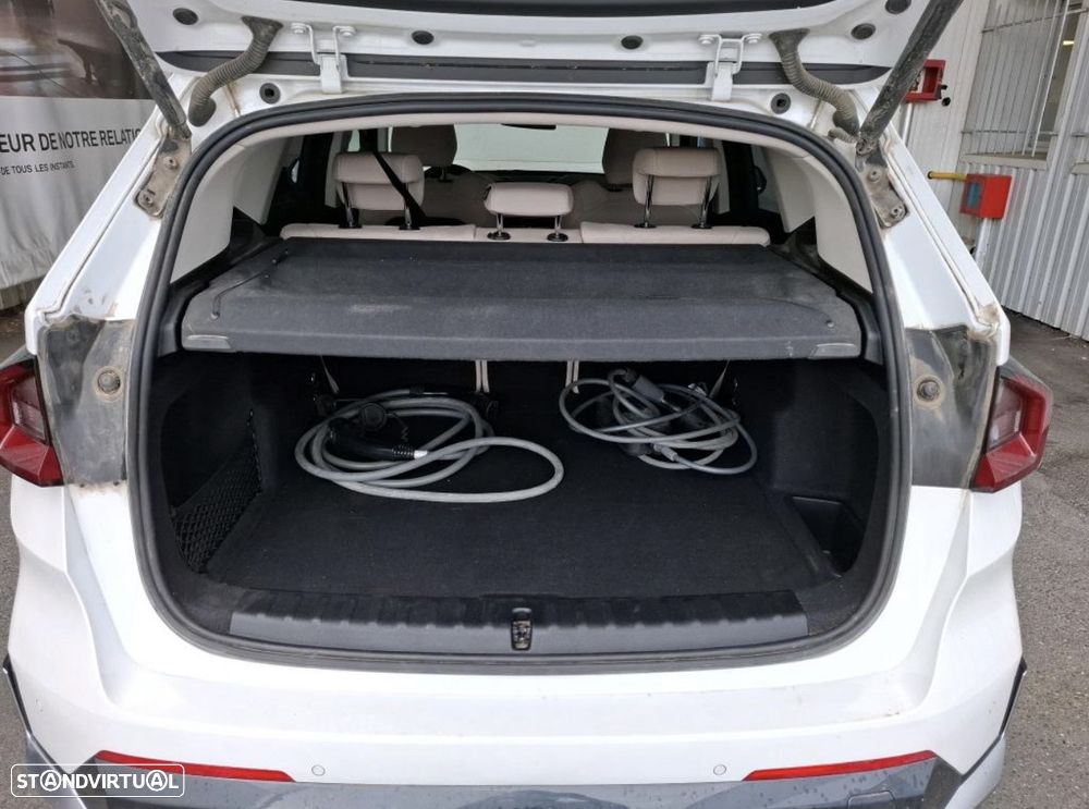 BMW iX1 xDrive30 xLine - 4
