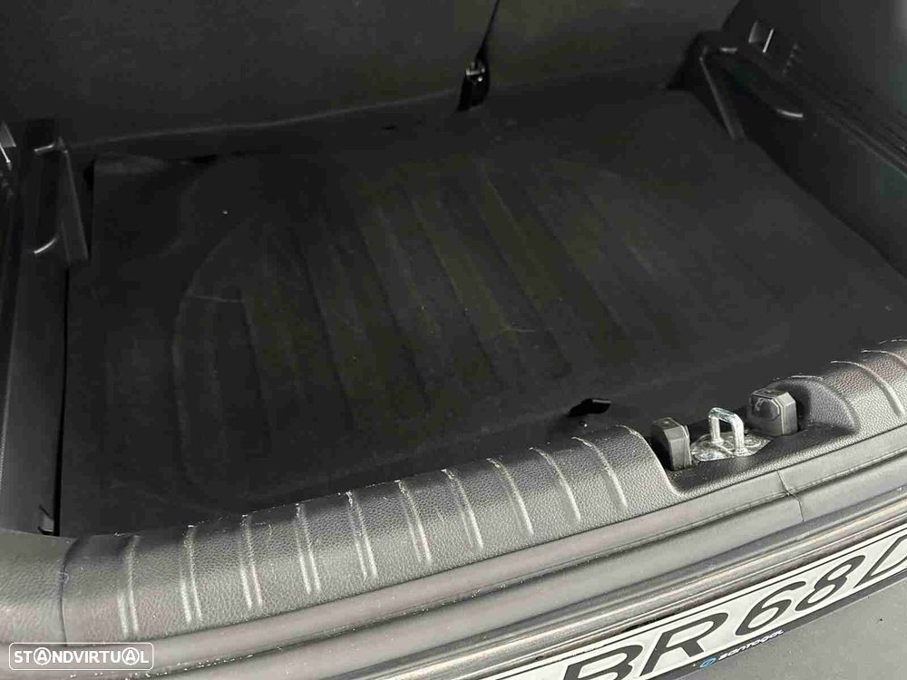 Kia Stonic 1.2 MPi Dynamic - 25