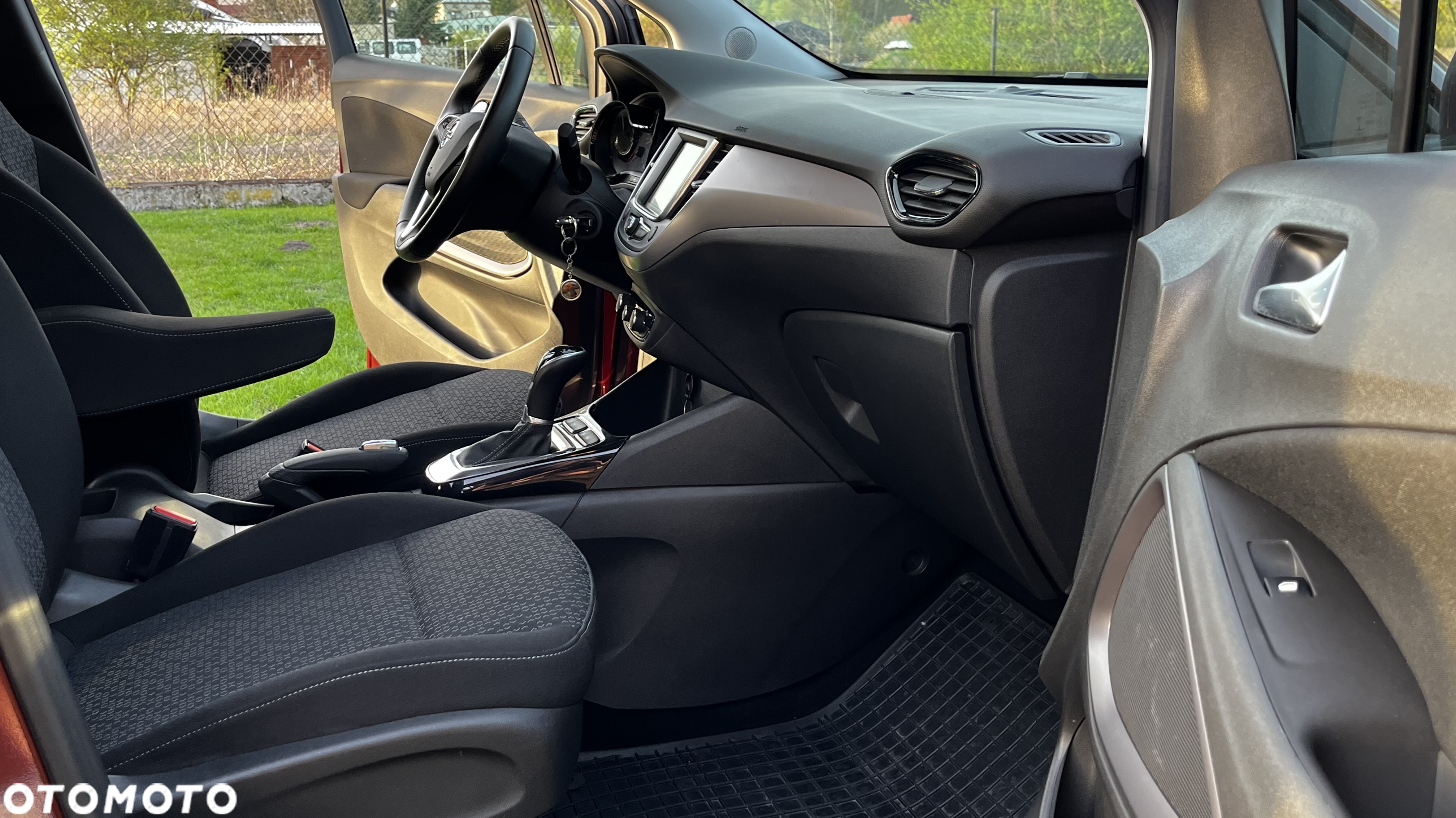 Opel Crossland X 1.2 T Enjoy S&S - 19
