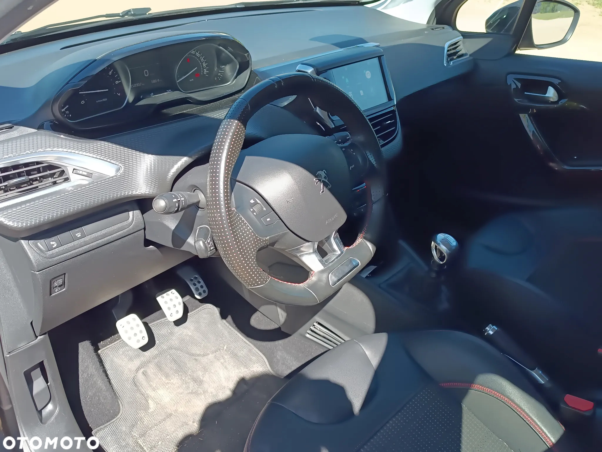 Peugeot 208 - 27
