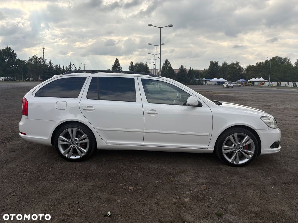 Skoda Octavia Combi 2.0 TDI CR DPF DSG RS - 6