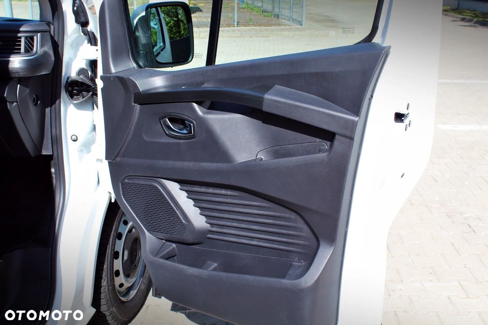 Renault Trafic L2H1 Long - 32