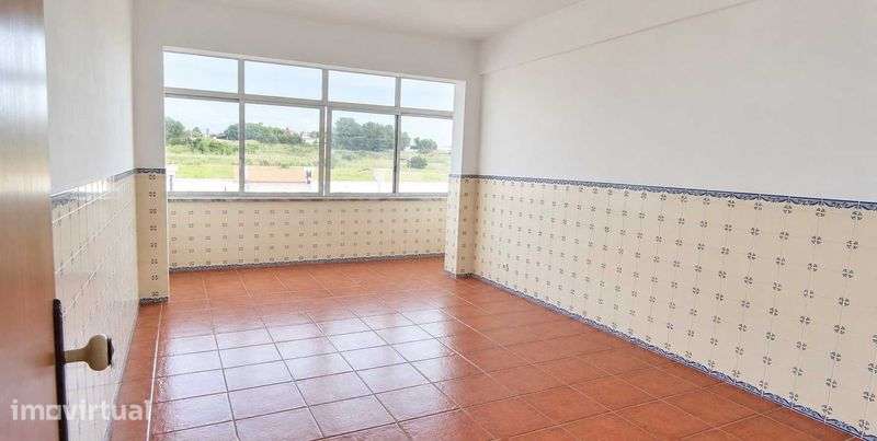 VENDO T3 luminoso com 2 WC, junto ao Alegro e Estação | Setúbal