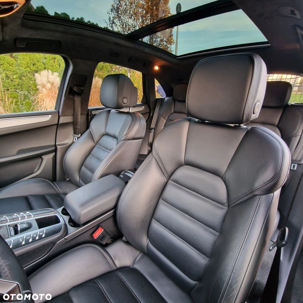 Porsche Macan Turbo - 6