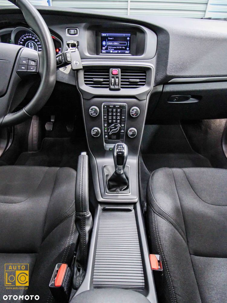 Volvo V40 T3 Drive-E Momentum - 16