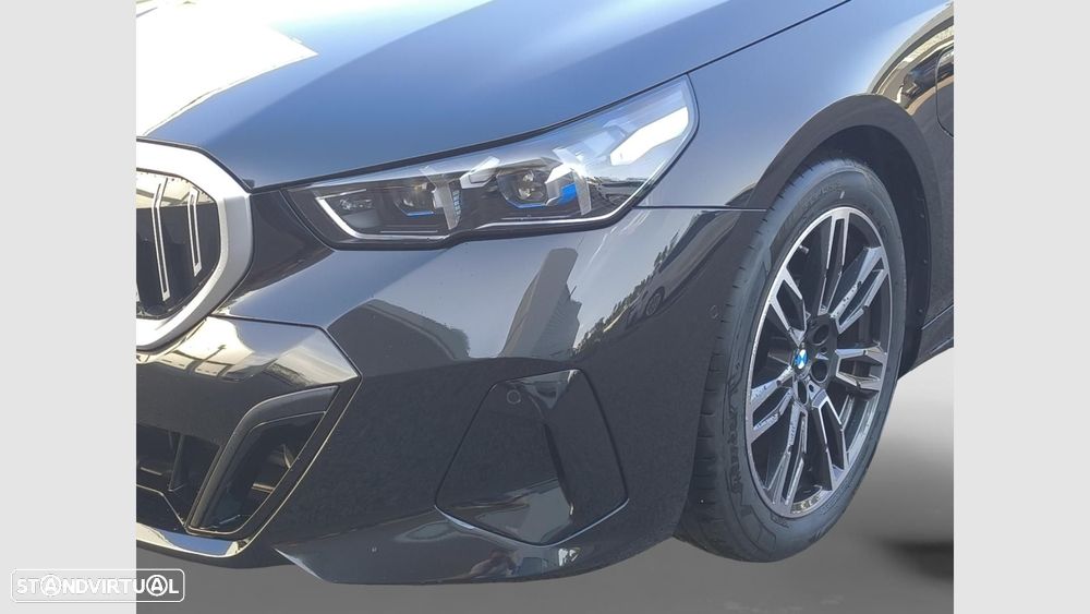 BMW 530 e Pack Desportivo M - 16