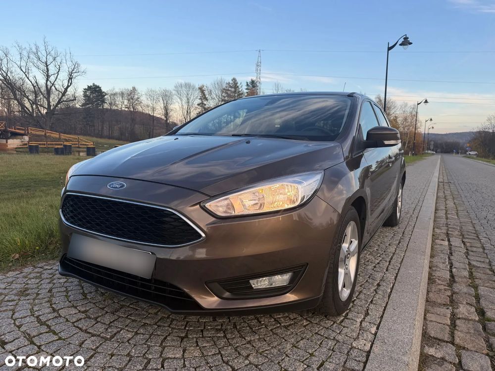 Ford Focus ver-turnier-titanium - 16