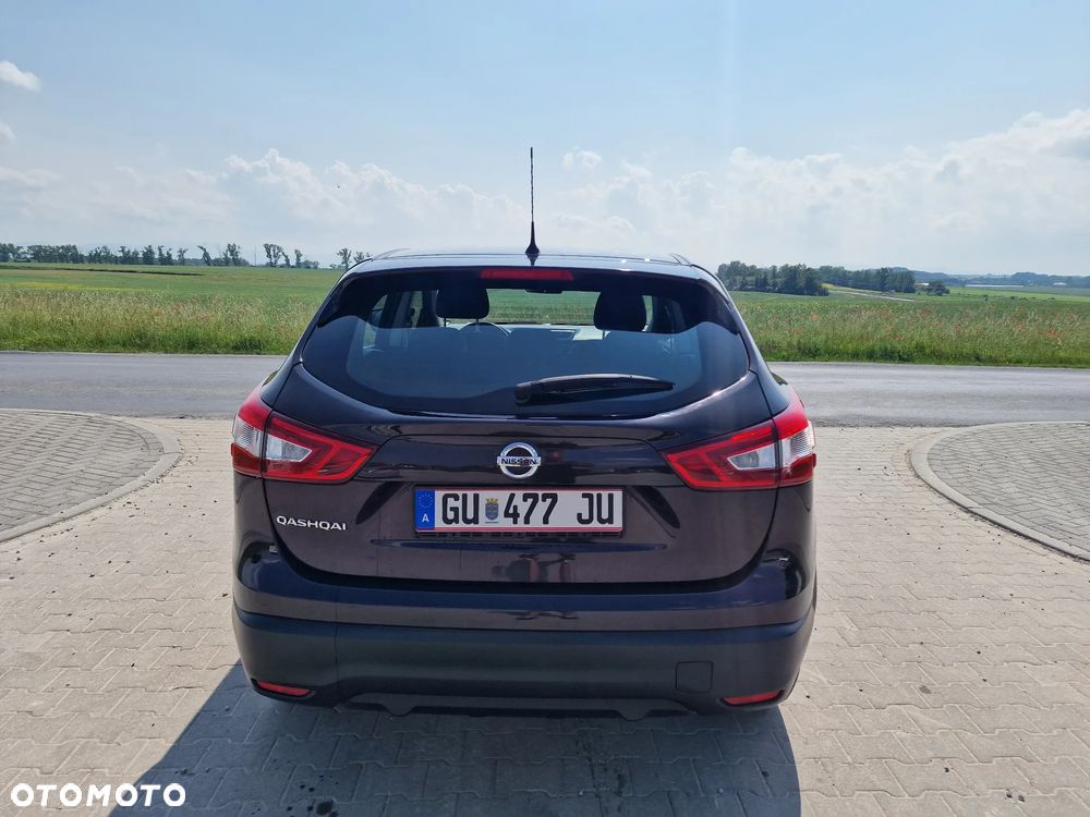 Nissan Qashqai 1.2 DIG-T N-Connecta EU6 - 11