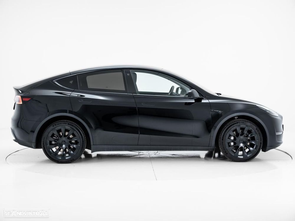 Tesla Model Y Long Range Dual Motor AWD - 3
