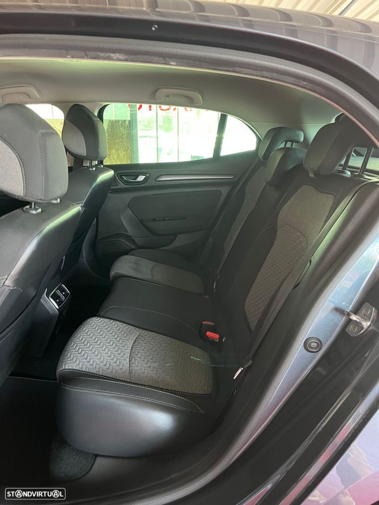 Renault Mégane 1.5 Blue dCi Limited C/PM+Pneu - 24