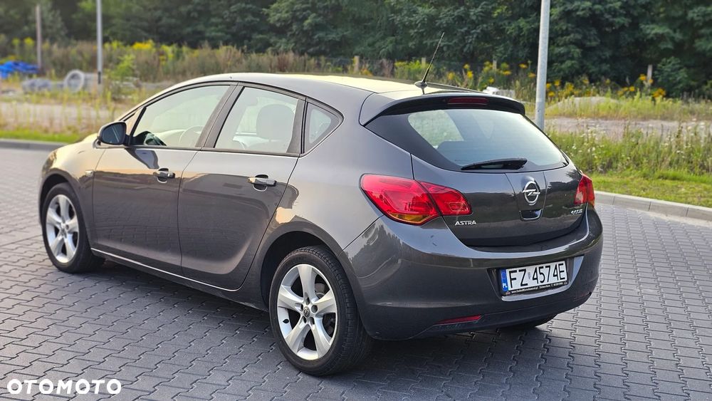 Opel Astra - 4