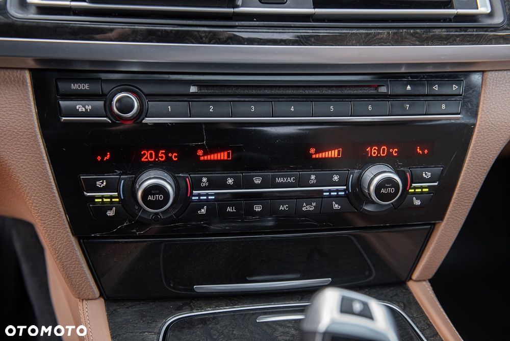 BMW Seria 7 740d xDrive - 31