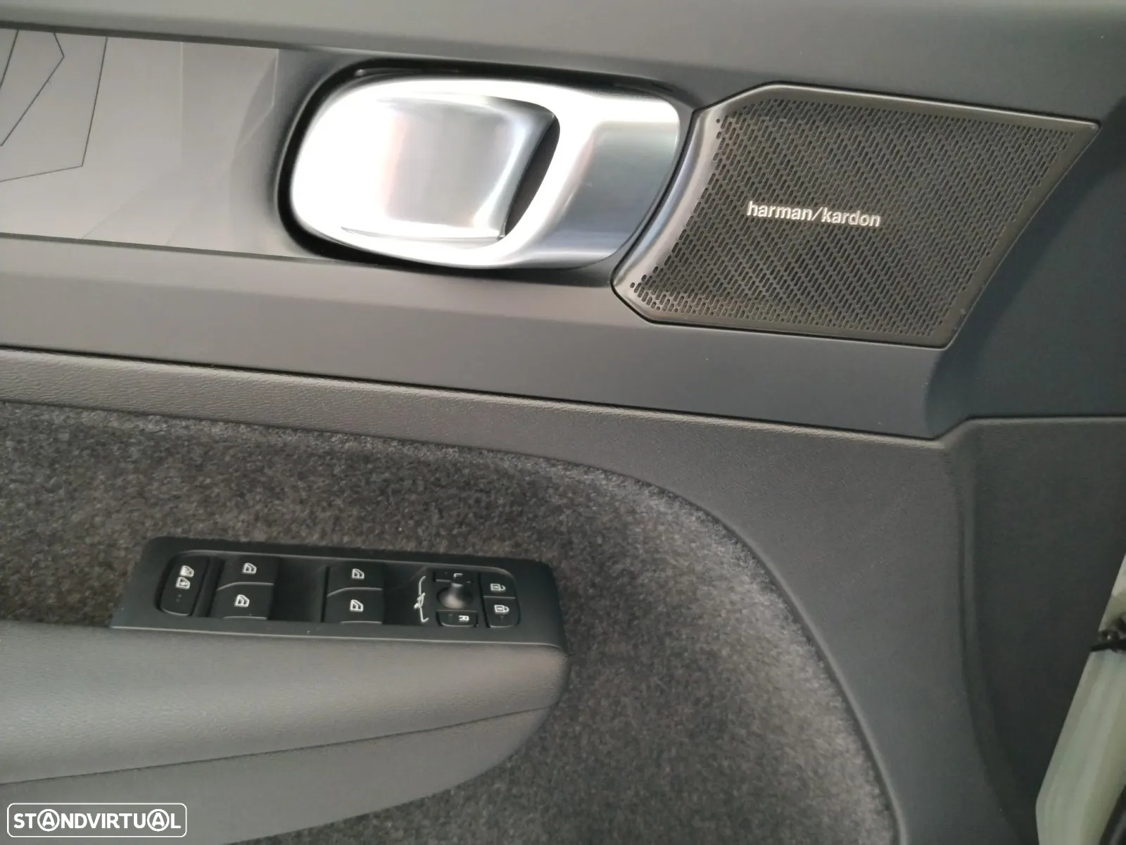 Volvo EX40 82 kWh Single Motor Extended Range Plus - 8