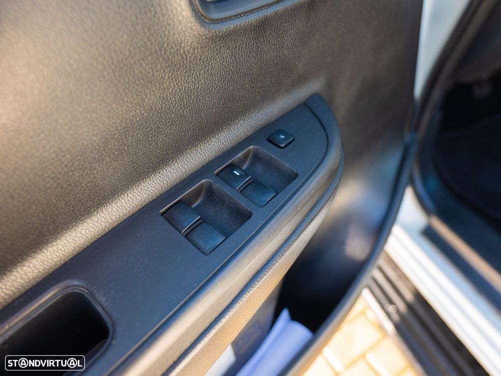 Mitsubishi L200 2.3 DI-D CD Invite 4WD - 13