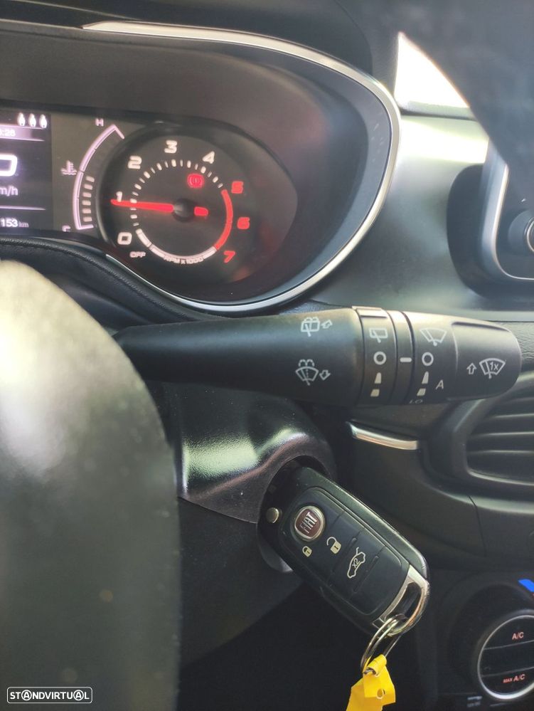 Fiat Tipo Station Wagon 1.3 M-Jet Lounge - 13