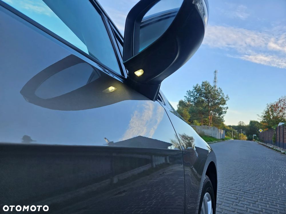 Volkswagen Golf - 22