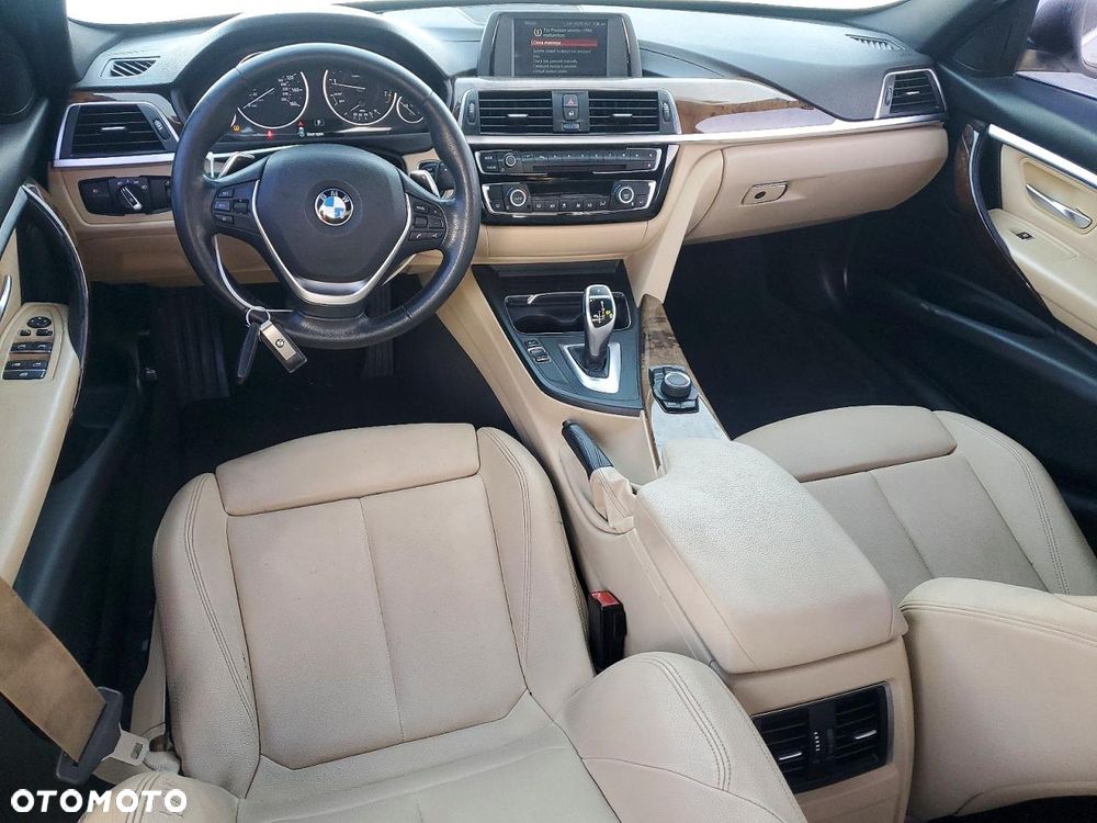 BMW Seria 3 330i - 8