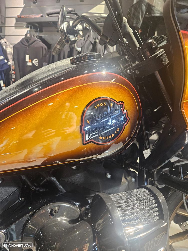 Harley-Davidson Low Rider ST - 4
