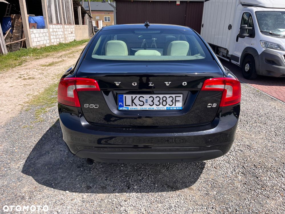 Volvo S60 D3 Geartronic Momentum - 9