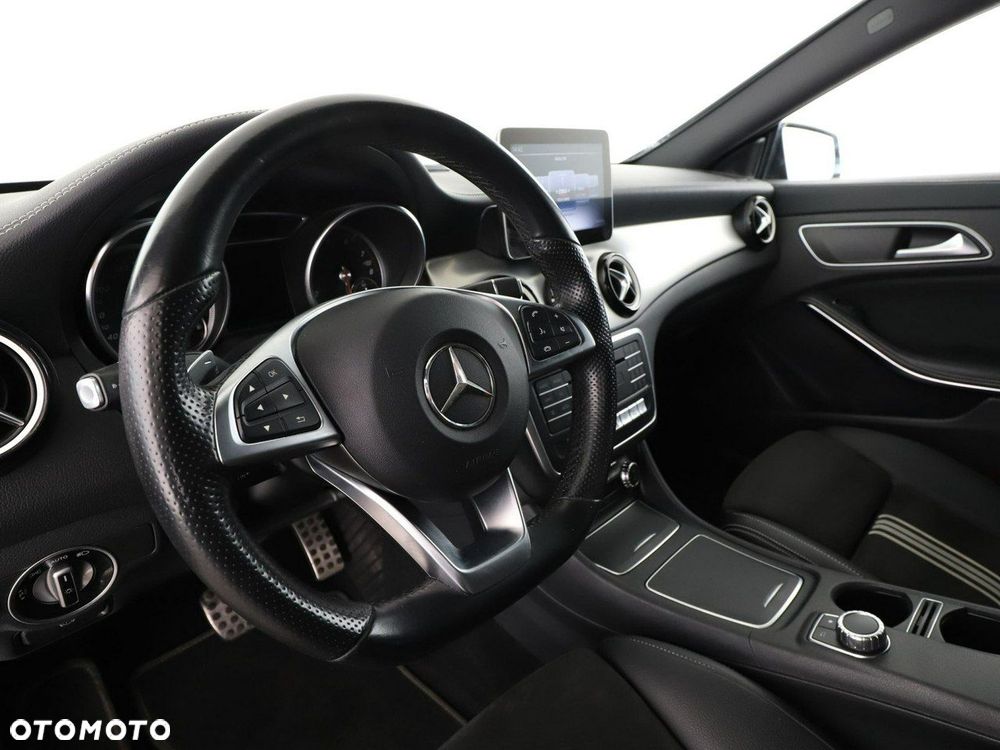 Mercedes-Benz CLA 220 4Matic 7G-DCT AMG Line - 15
