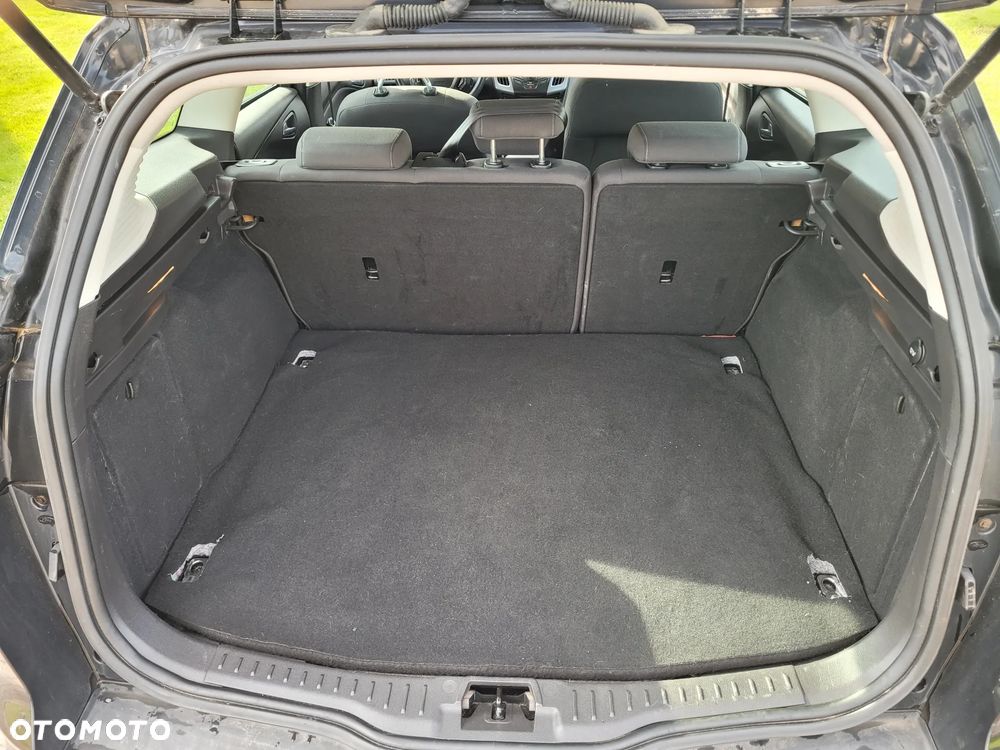 Ford Focus 1.6 TDCi DPF SYNC Edition - 14
