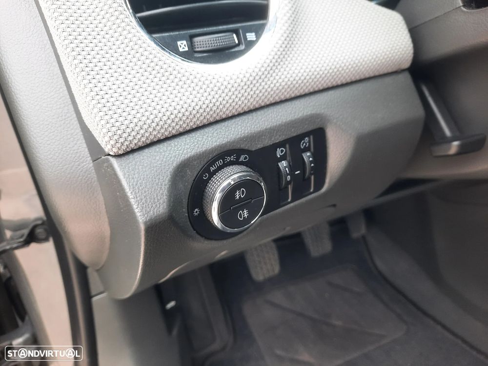 Chevrolet Cruze 2.0 VCDi LT - 19