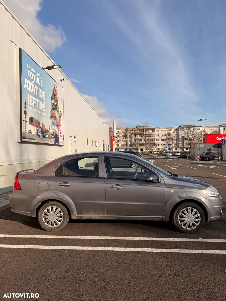 Chevrolet Aveo - 4