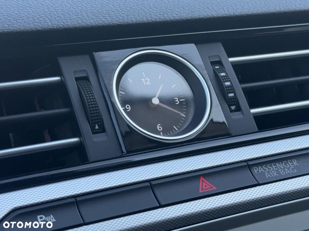 Volkswagen Passat - 24
