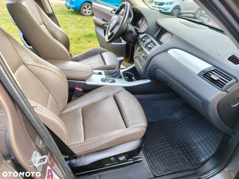 BMW X3 sDrive18d - 34