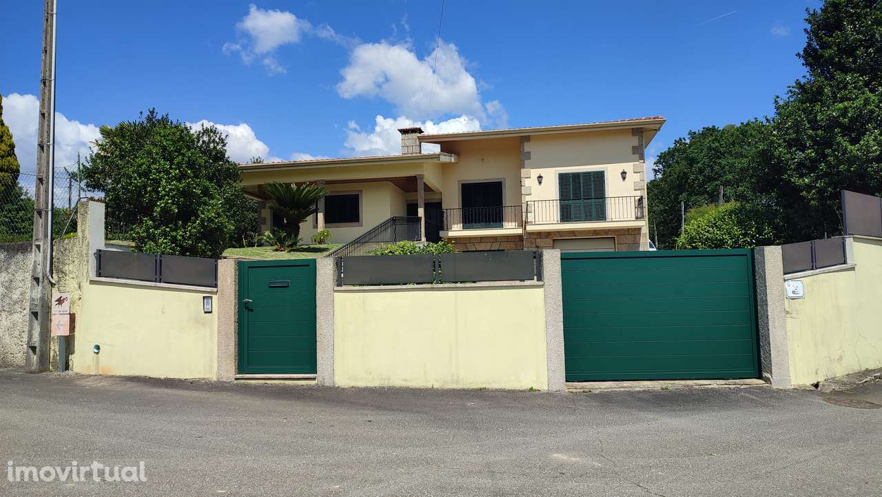 Moradia individual T4 em Lago, Amares - Grande imagem: 3/36