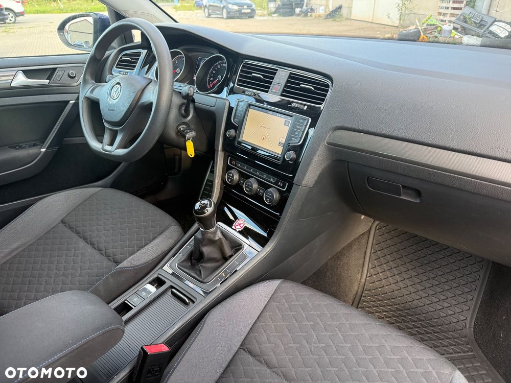 Volkswagen Golf - 14